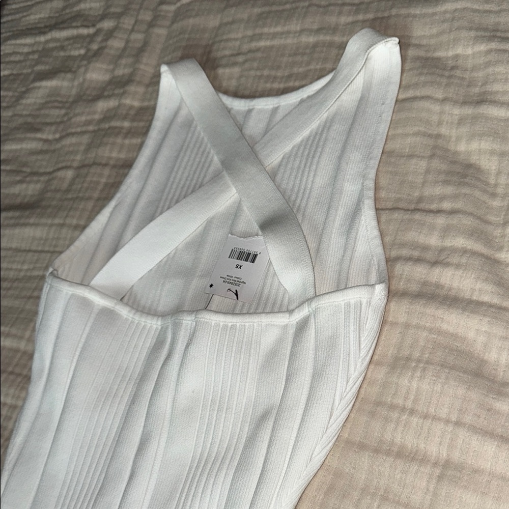 Elegant White Sleeveless Dress